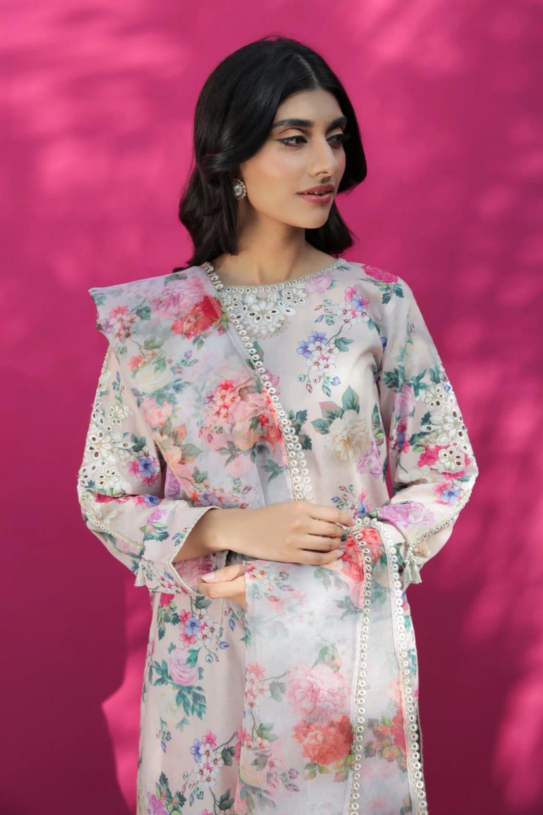 3 Pcs Baroque Women's Unstiched Embroidered Suit